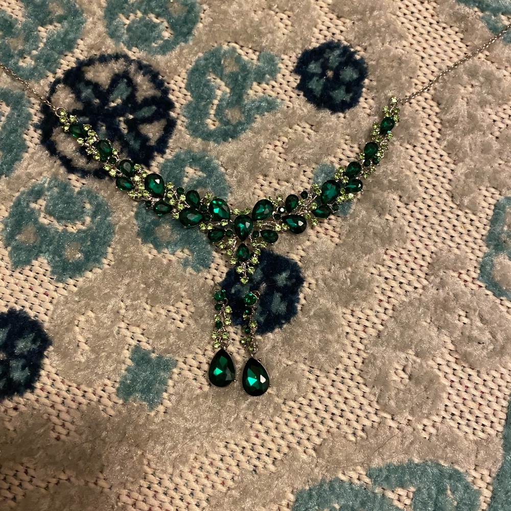 Emerald Sweetheart Necklace with Matching Earrings.